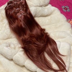 Bellami vibrant red hair extensions clip in silk seam 22” 📍altered